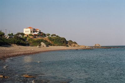 La nostra residenza. Abbiamo trovato un'indirizzo su internet. Appena arrivati il panorama ci ha subito convinti. La stanza era dotata di tutti i comfort. Aria condizionata, TV satellitare, cucina ben fornita, balcone e soprattutto, forse mi ripeto, una bellissima vista sul mare.