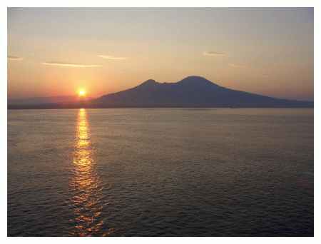 Napoli, sulla via del ritorno; è quasi casa. Campioni del Mondo.